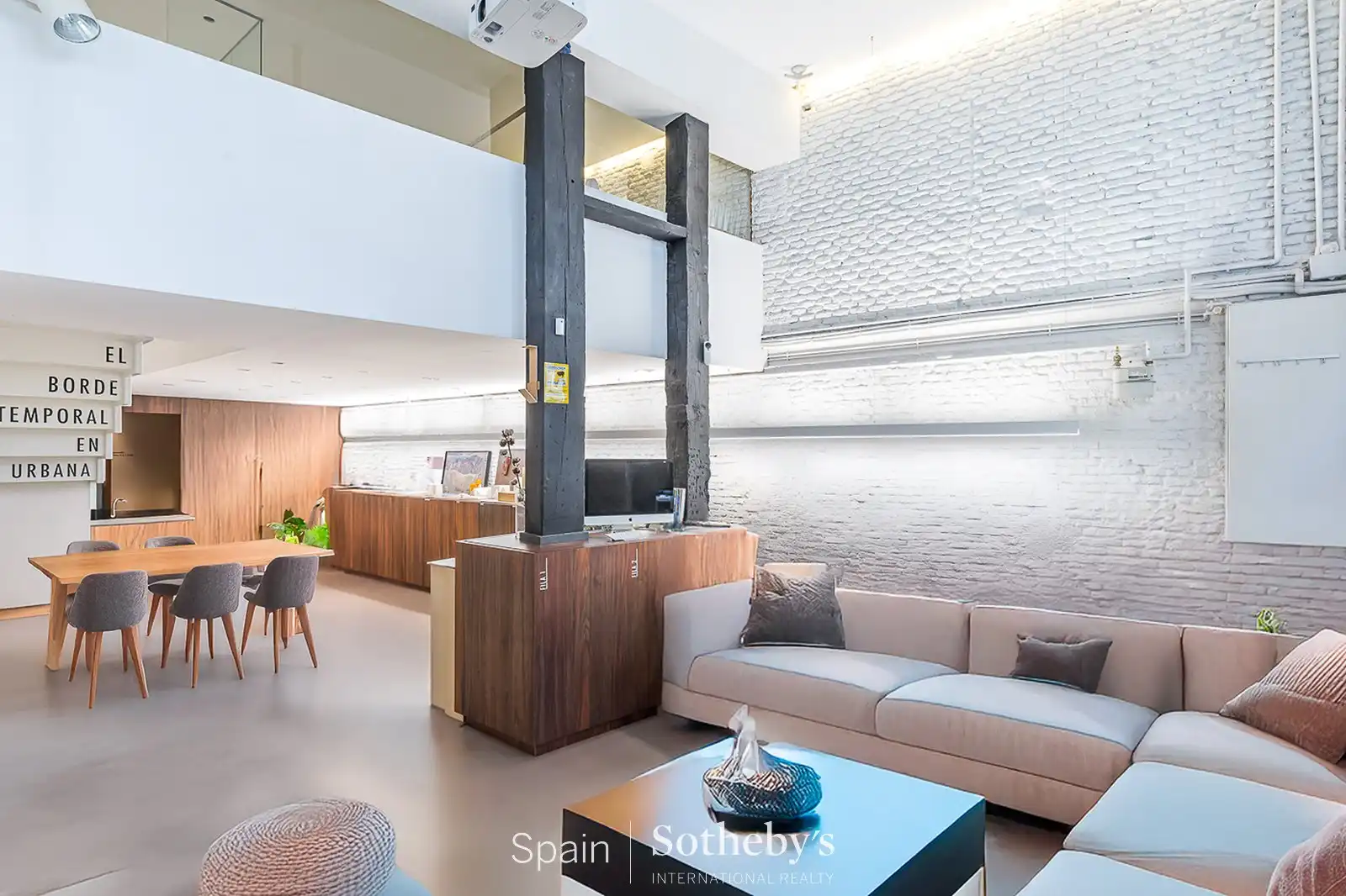 Appartement compact à louer à Centro