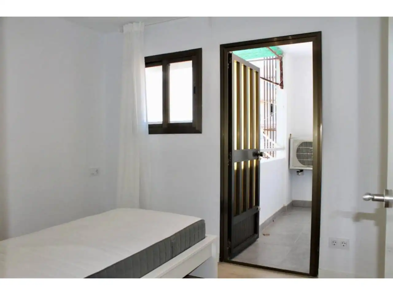 Schlafzimmer von Wohnung zur Miete in  Palma de Mallorca mit Klimaanlage, Heizung und Parkett