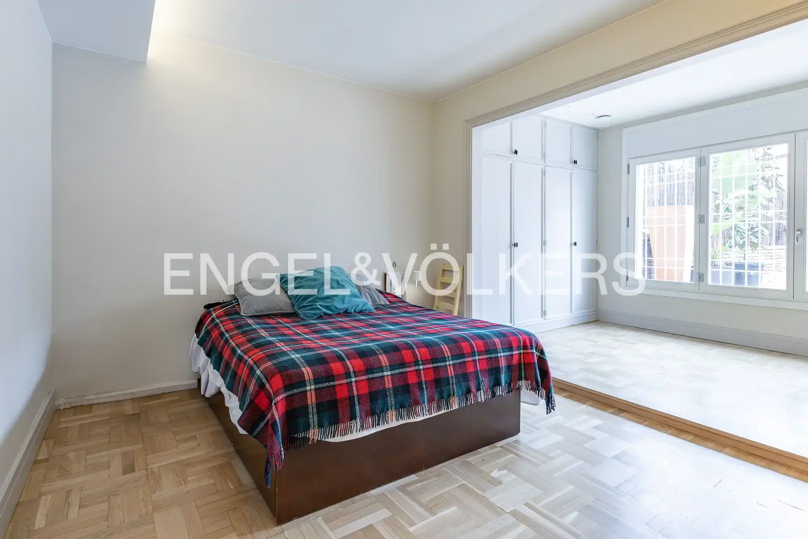 Flat for sale in Barcelona  with Air Conditioner, Heating and Parquet flooring