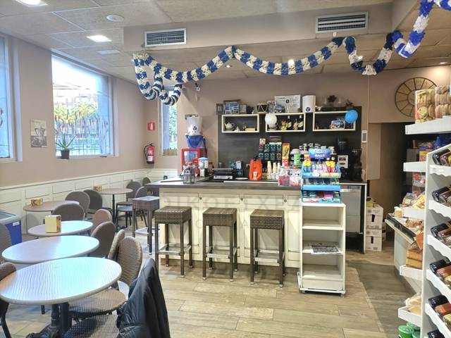 Local comercial en Venta en Calle Basotxiki en Intxaurrondo