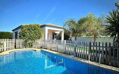 Piscina de Casa o xalet en venda en Conil de la Frontera amb Terrassa i Piscina