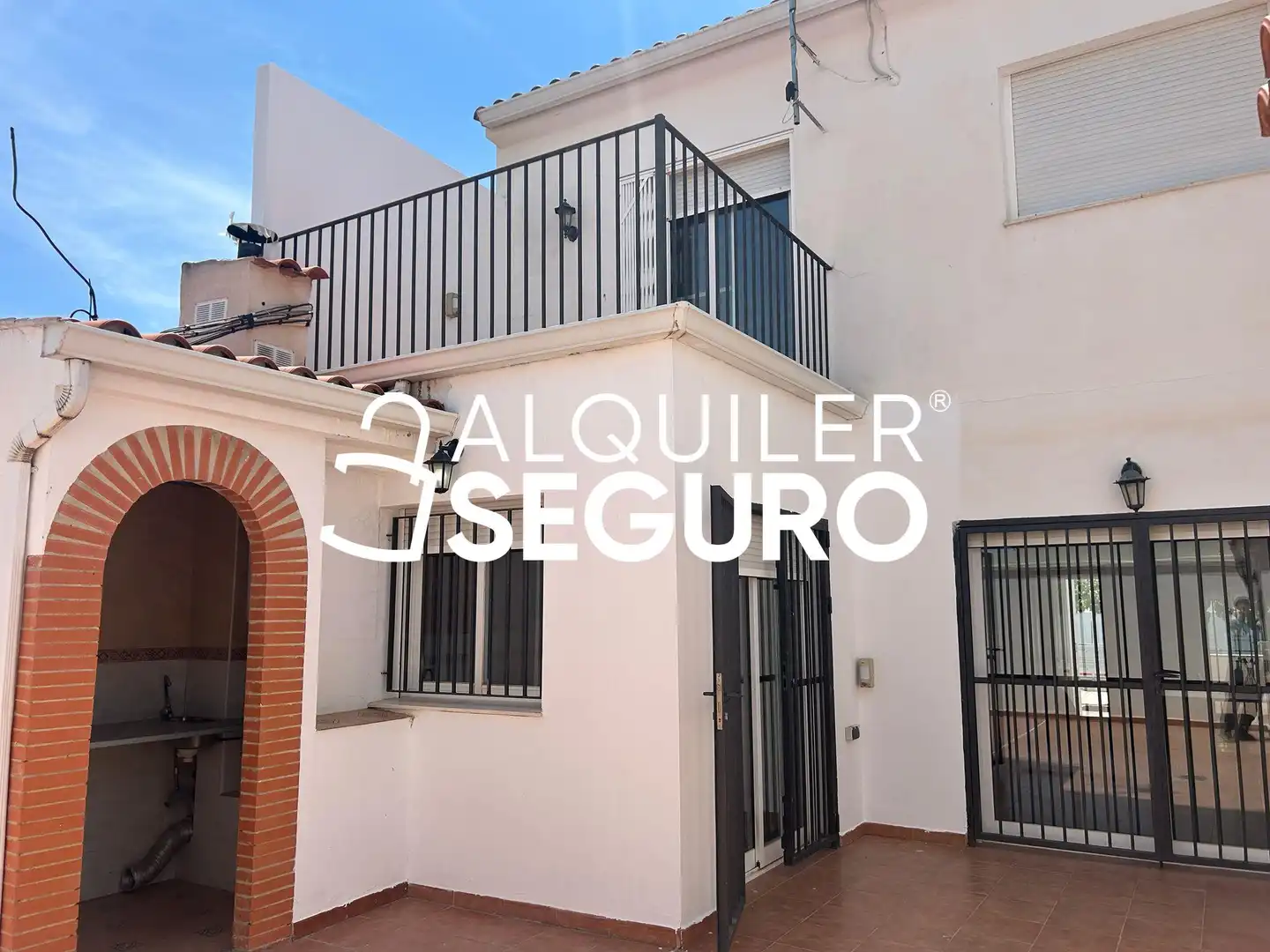 Vista exterior de Casa o chalet de alquiler en Domeño con Terraza y Trastero