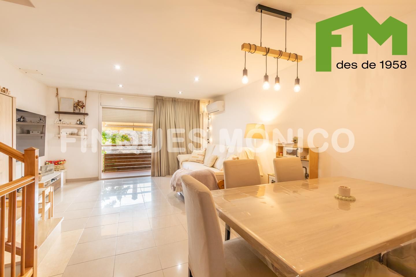 Living room of House or chalet for sale in Teià  with Air Conditioner, Heating and Parquet flooring