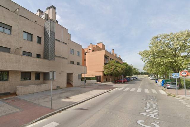 Garaje en Venta en Calle Antonio Tapies en Tenería I – La Tenería II