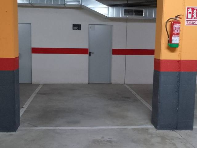 Garaje en Alquiler en Carrer de Cartellà, 30 en Domeny