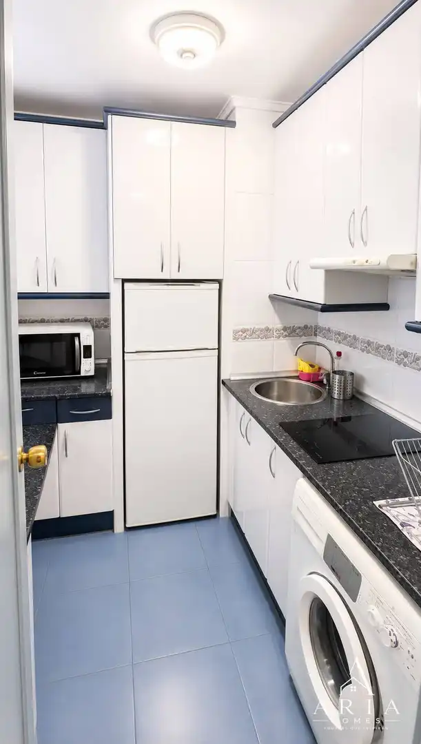 Cuina de Apartament de lloguer en Bilbao  amb Calefacció i Balcó