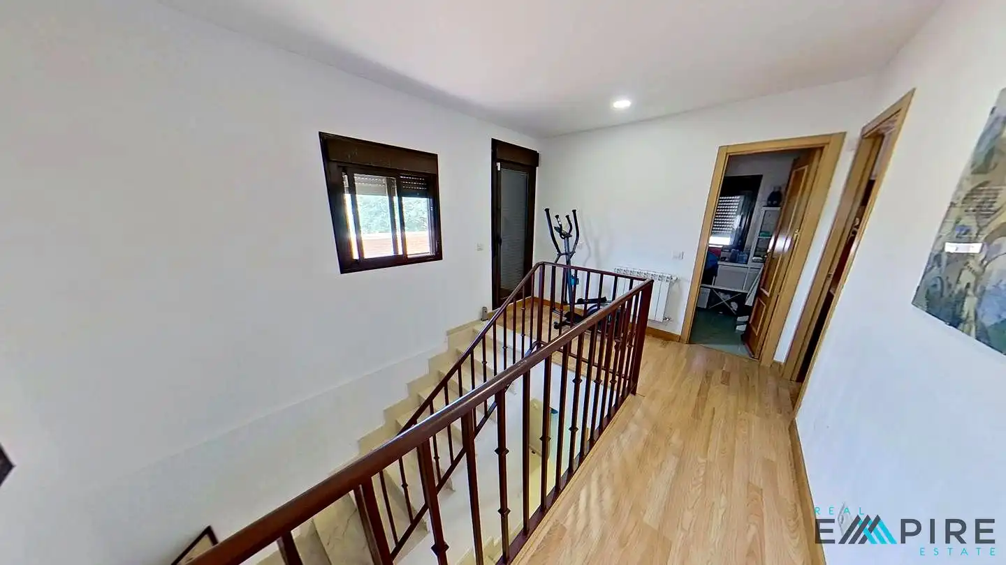 Casa adosada en venda en Noez amb Calefacció i Jardí privat