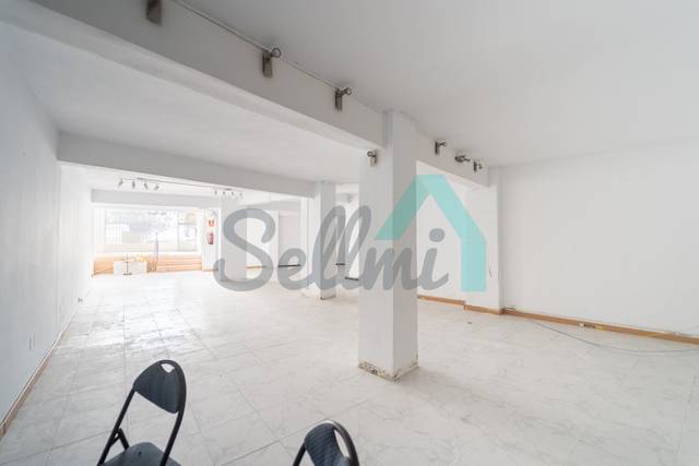 Local comercial en Venta en Pérez De La Sala en Auditorio - Seminario - Parque de Invierno