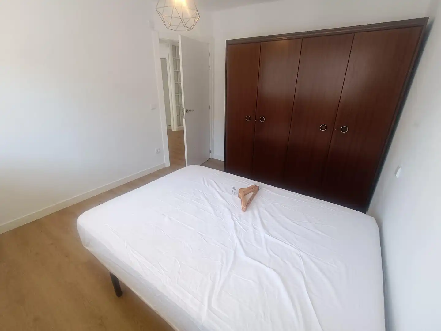 Schlafzimmer von Wohnung zur Miete in Santander mit Abstellraum, Möbliert und Balkon