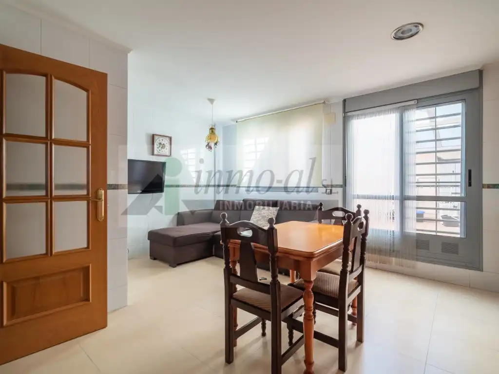 Sala d'estar de Casa adosada en venda en Almazora / Almassora amb Aire condicionat i Calefacció