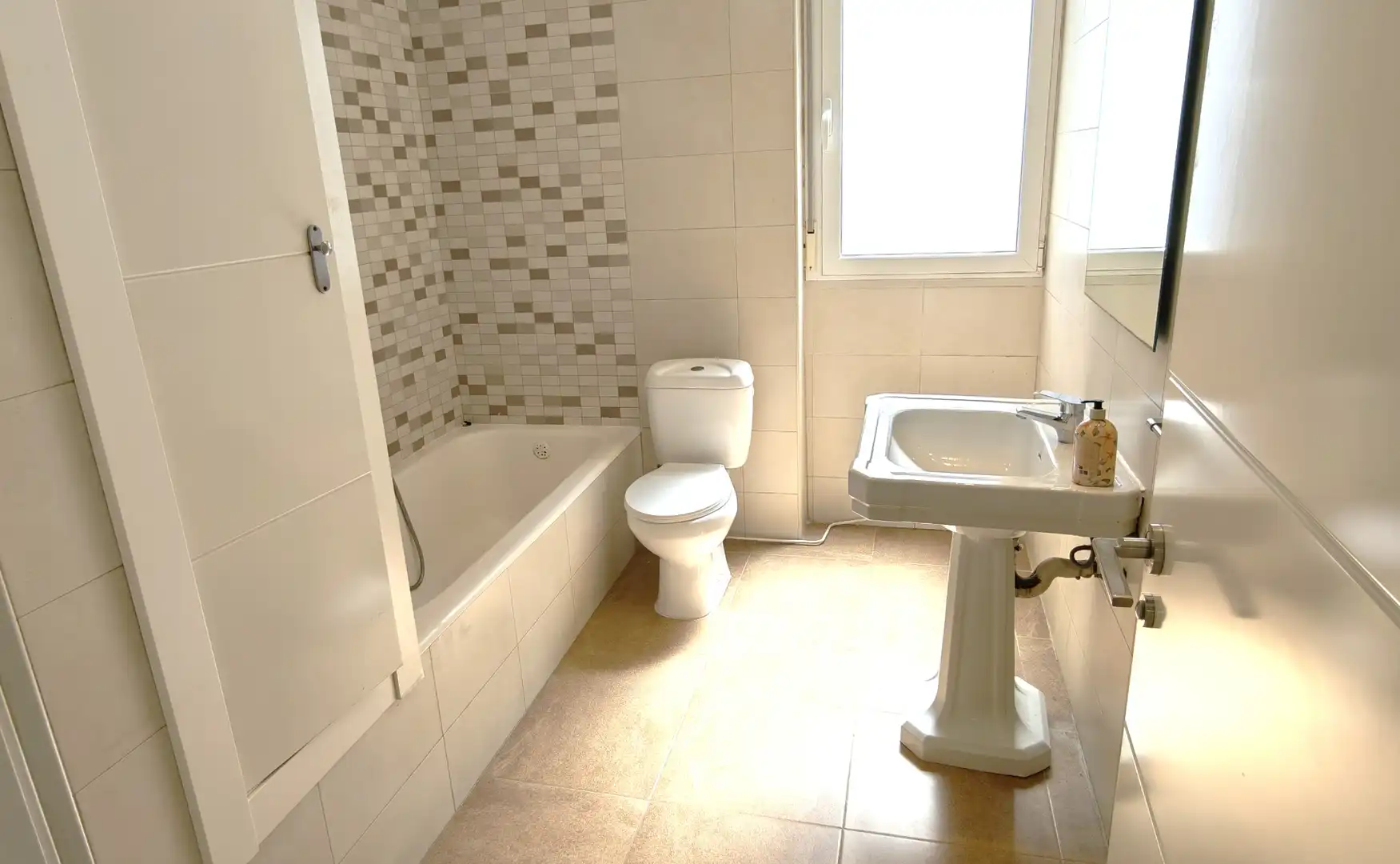 Baño de Piso en venta en Zaragoza con Calefacción, Parquet y Terraza