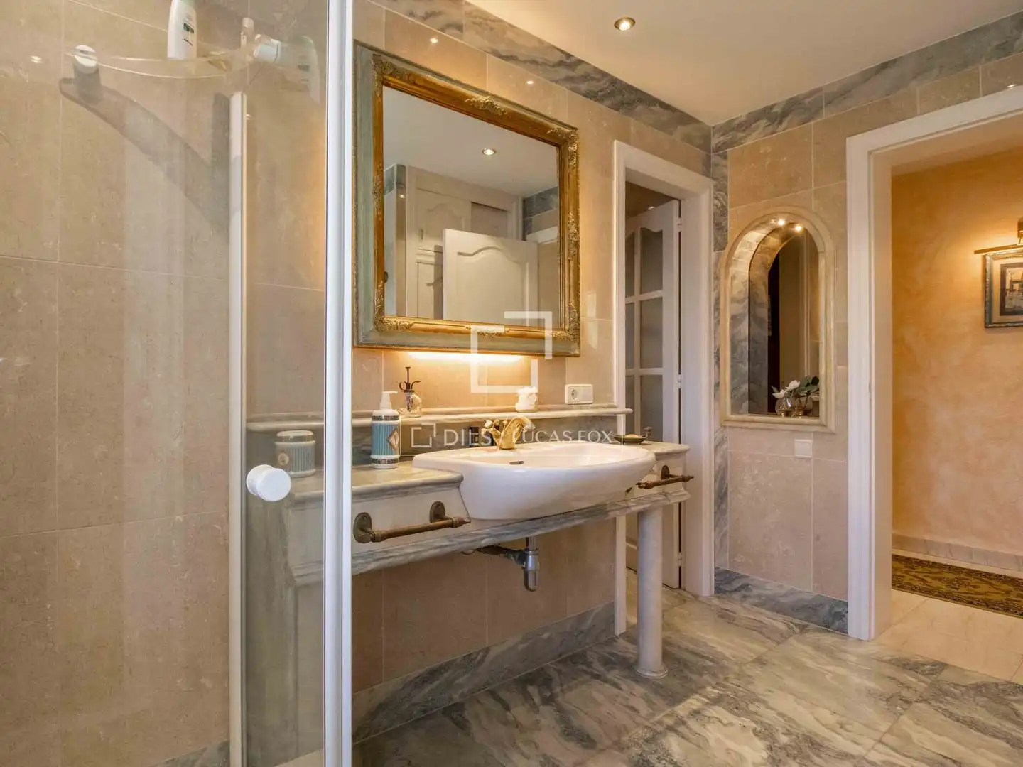 Baño de Casa o chalet en venta en Santa Eulària des Riu con Aire acondicionado, Calefacción y Jardín privado