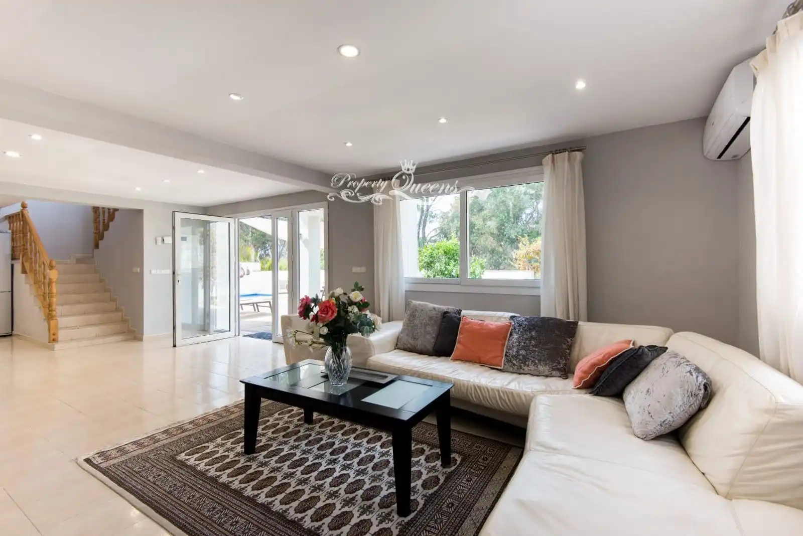 Sala d'estar de Casa o xalet de lloguer en Marbella amb Aire condicionat, Terrassa i Piscina