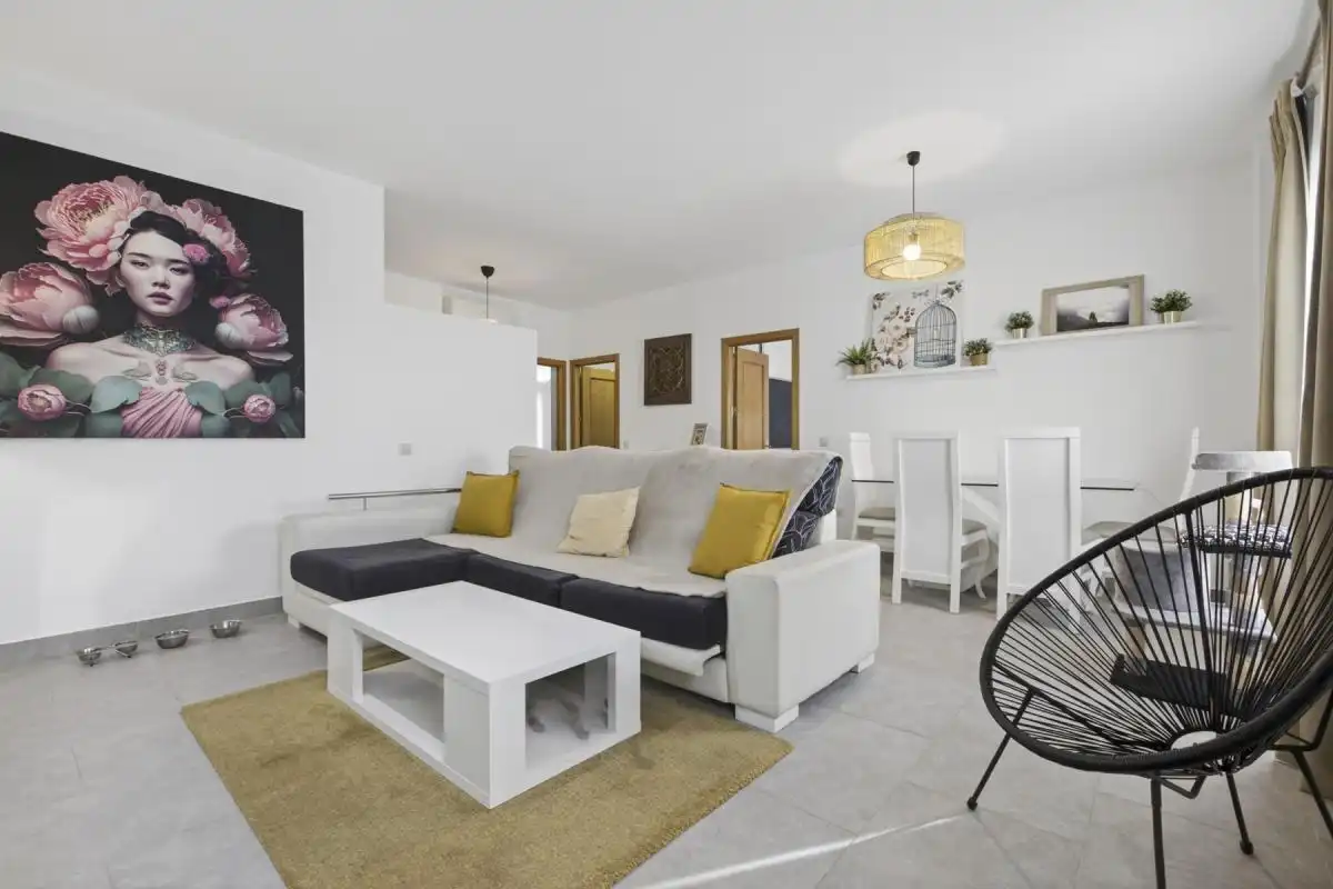 Living room of Flat for sale in Alcalá de Guadaira  with Air Conditioner, Heating and Furnished