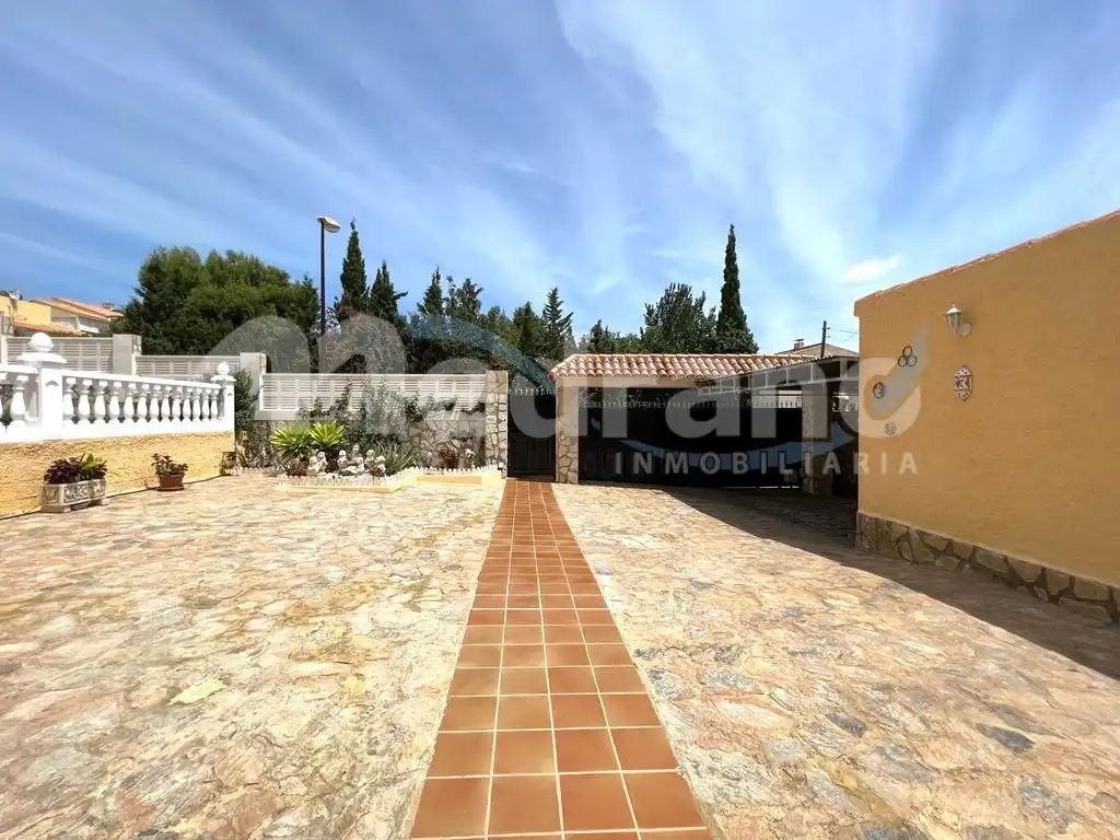 Vista exterior de Casa o chalet en venta en La Nucia con Aire acondicionado, Calefacción y Balcón