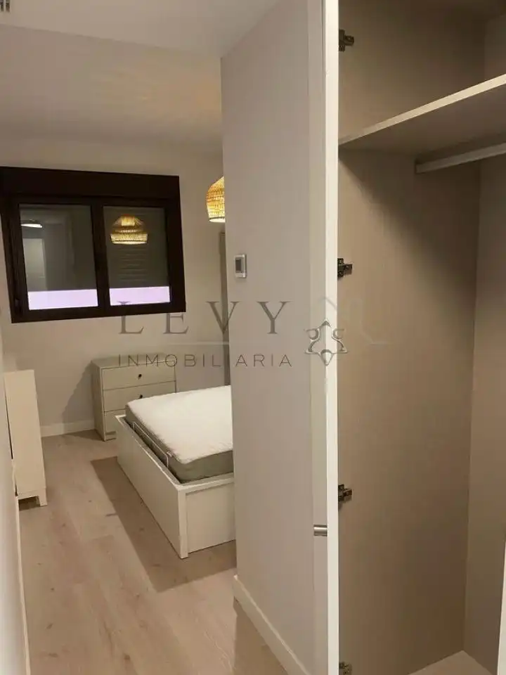 Habitación de Piso en venta en Málaga con Calefacción, Trastero y Piscina