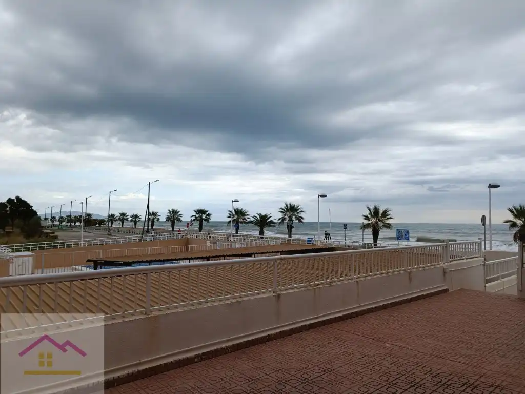 Piano terra con piscina in vendita a Paseo Maritimo Mediterraneo 53, imagen 4