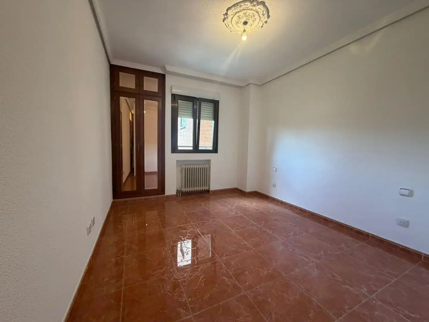 Schlafzimmer von Wohnung zur Miete in Madrid mit Heizung, Privatgarten und Abstellraum