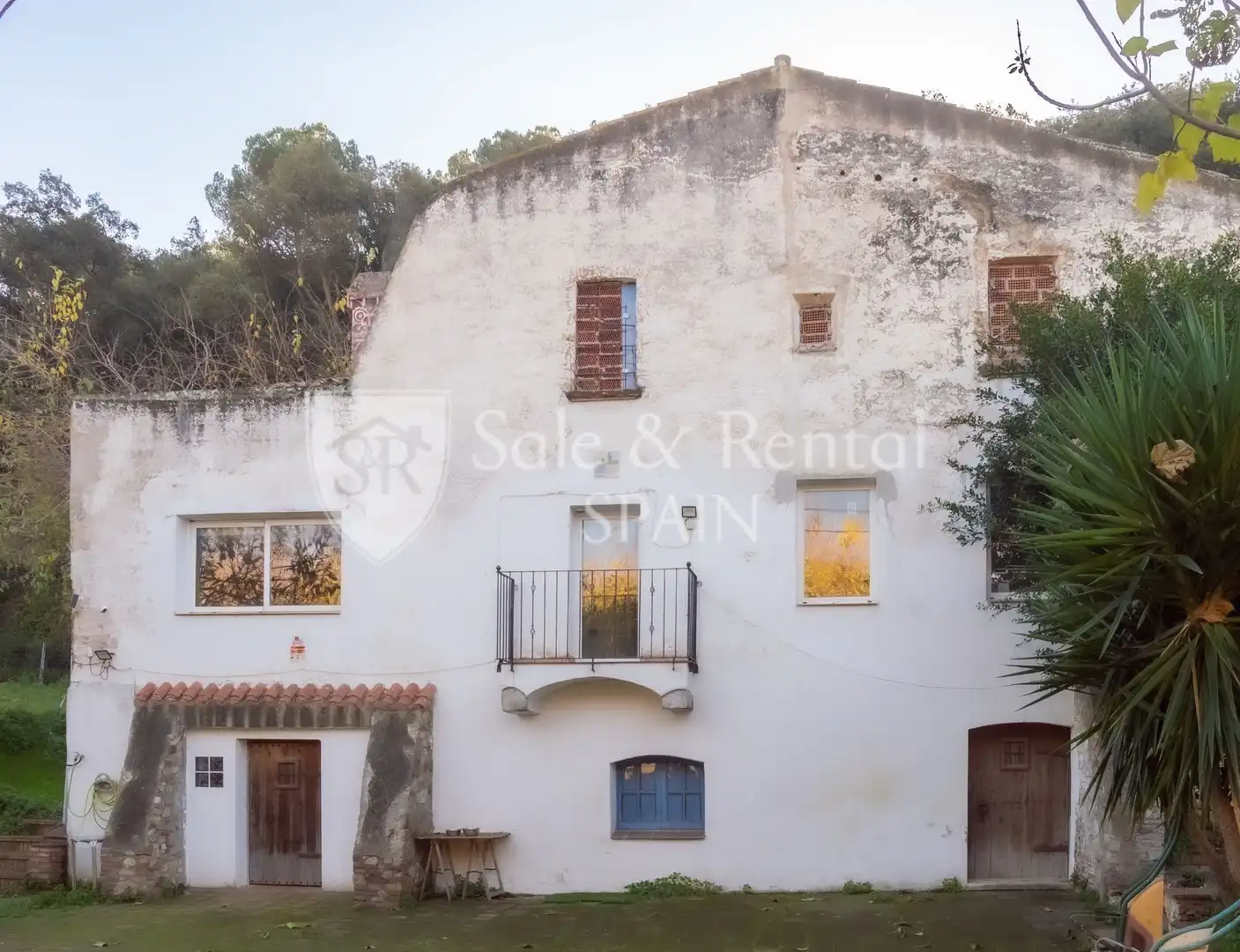 Vista exterior de Finca rústica en venda en Sant Pol de Mar amb Jardí privat i Traster