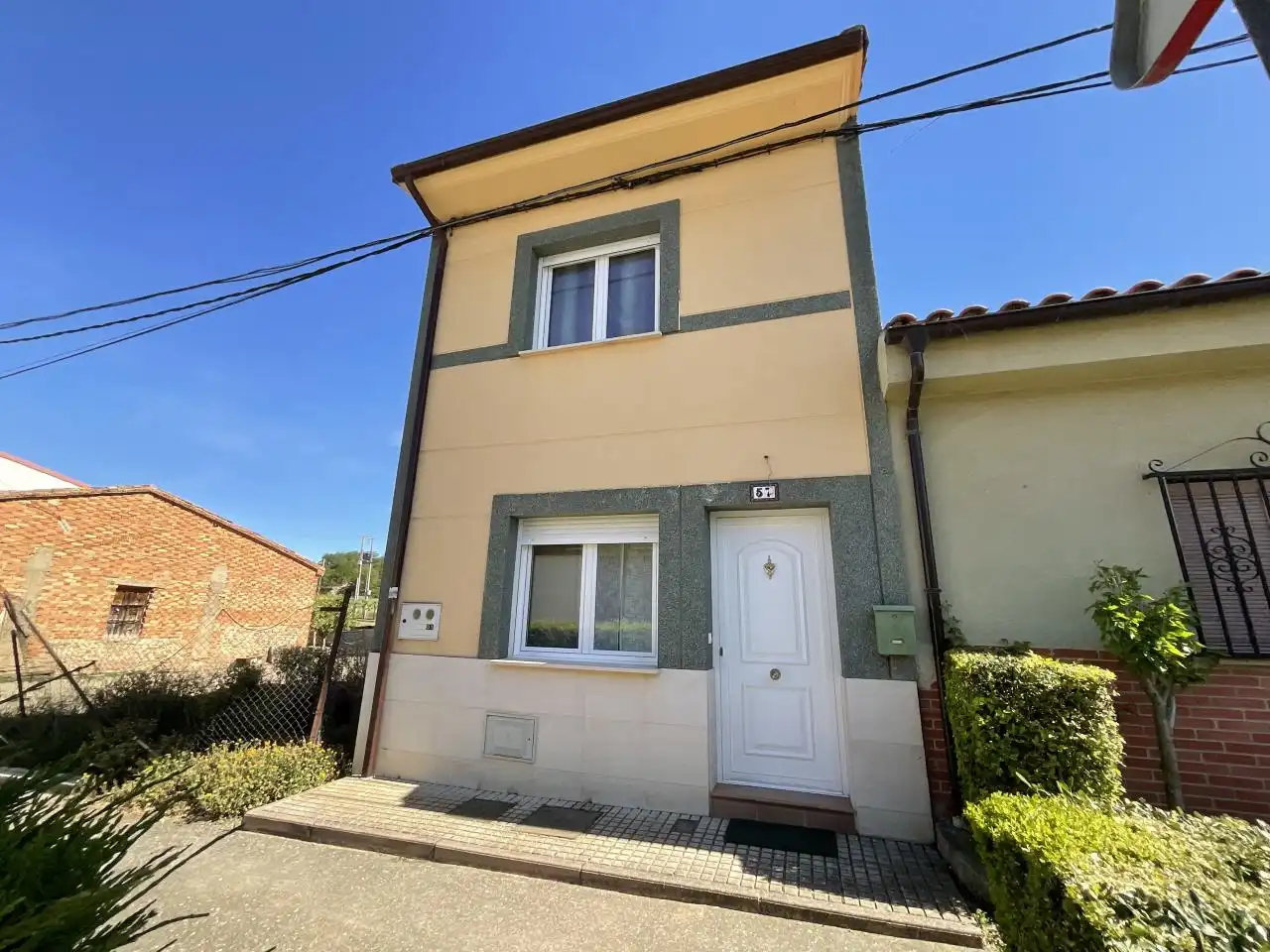 Detached homes for sale in Calle Eras, Tormantos