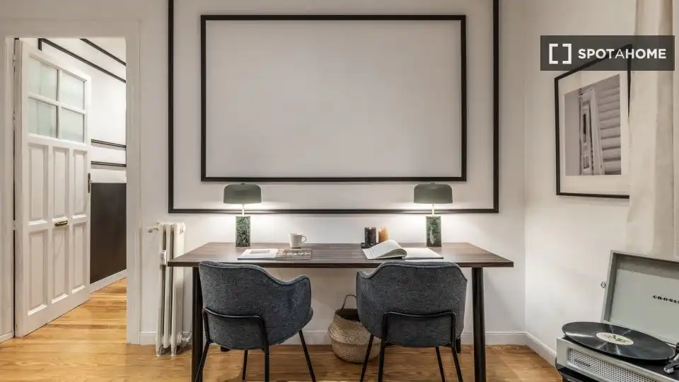 Apartament per a compartir en Madrid amb Aire condicionat, Terrassa i Moblat