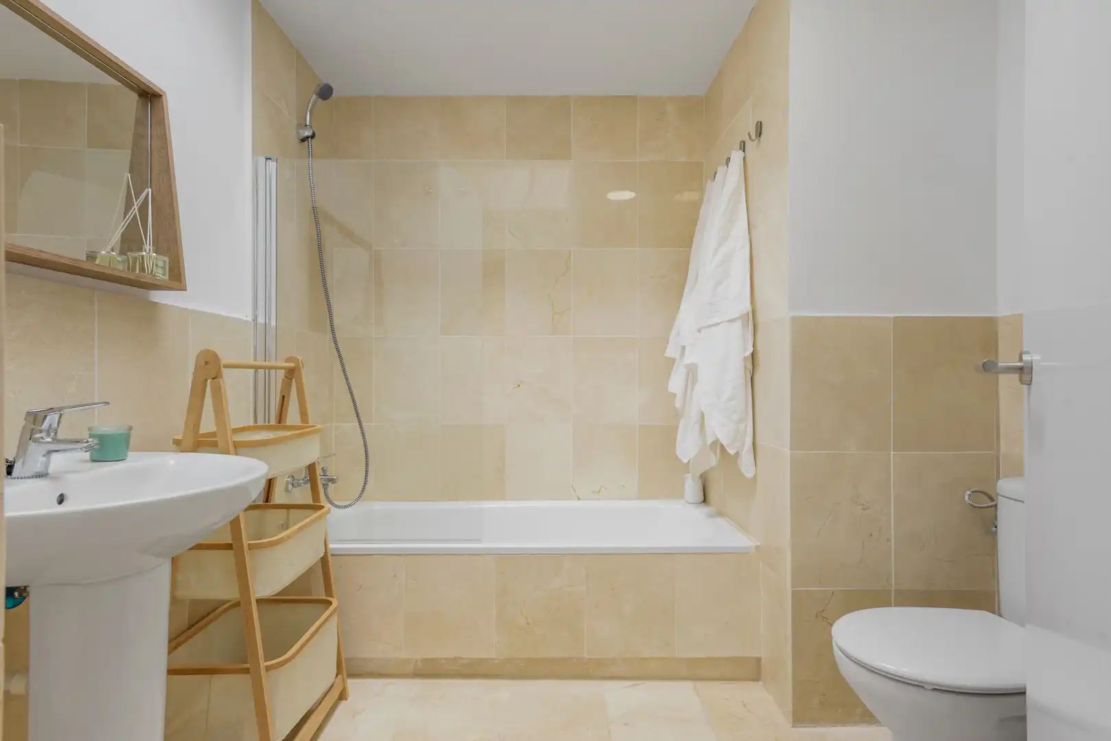 Baño de Dúplex en venta en Ojén con Aire acondicionado, Terraza y Trastero