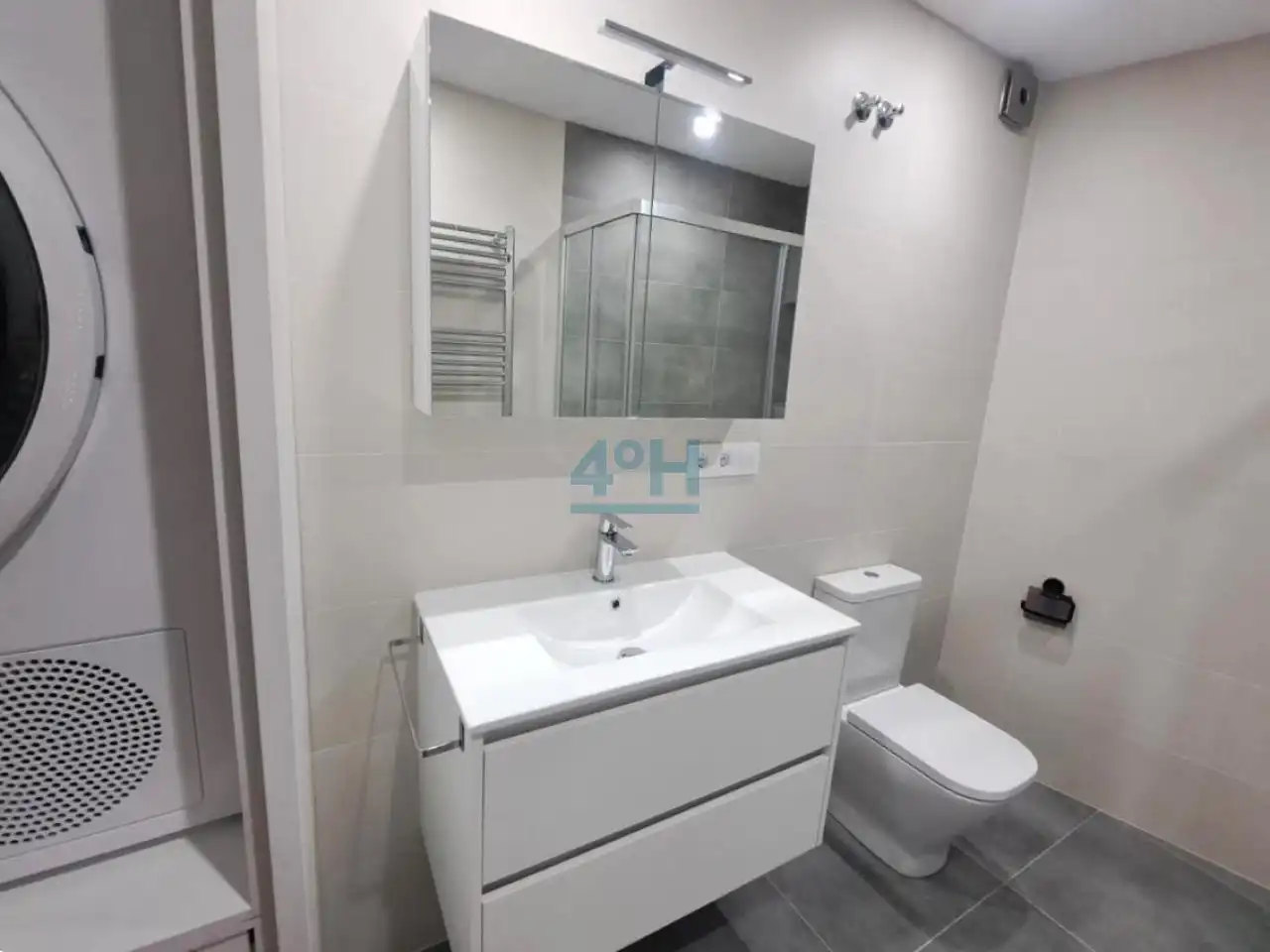 Bathroom of Flat for rent in Ourense Capital   with Heating and Balcony