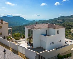 Vista exterior de Casa o xalet en venda en El Castell de Guadalest amb Aire condicionat, Terrassa i Balcó