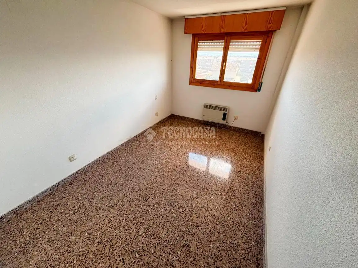 Schlafzimmer von Wohnung zum Verkauf in Utebo mit Abstellraum, Balkon und Gemeinschaftspool