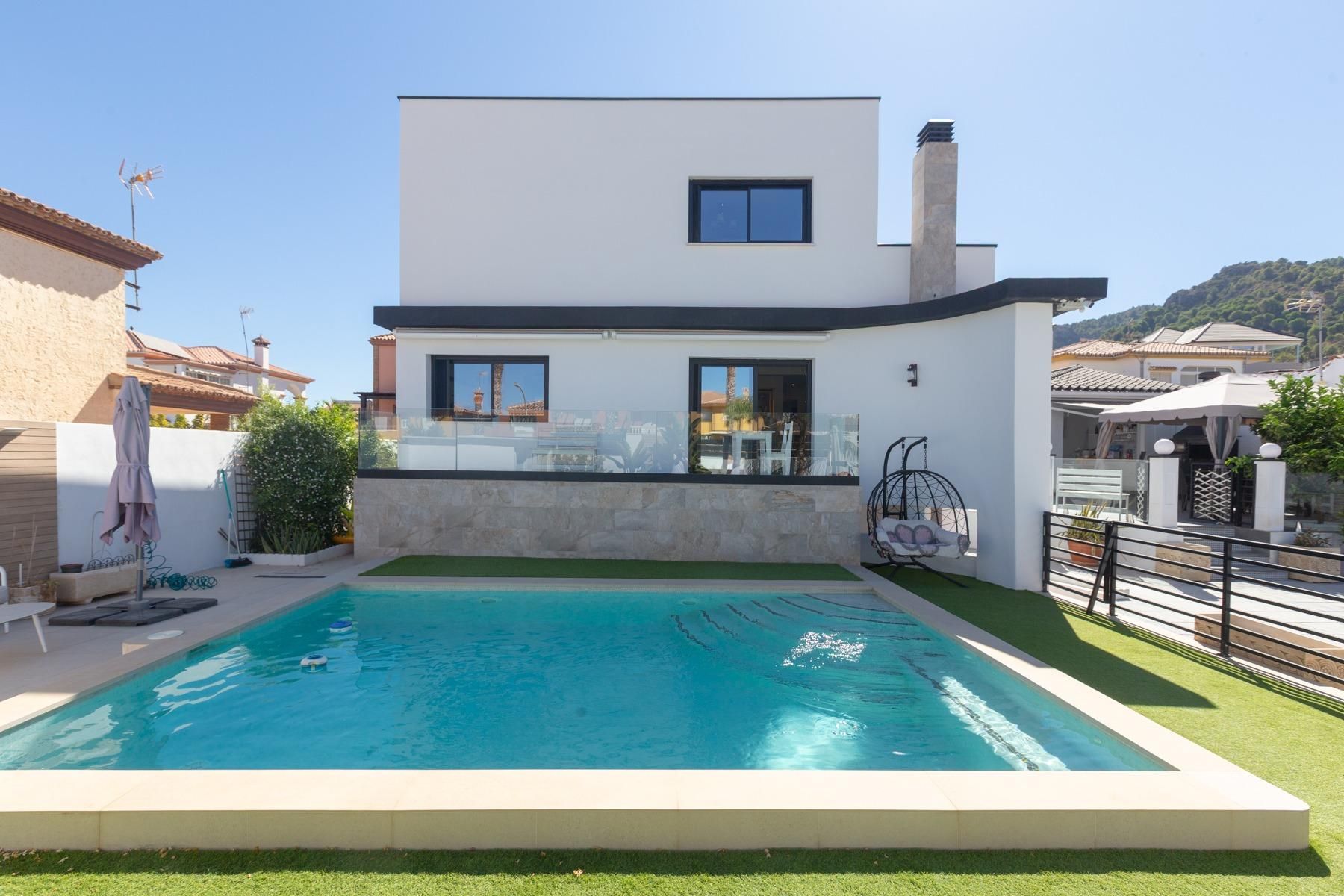 Swimming pool of House or chalet for sale in Alhaurín de la Torre  with Air Conditioner, Private garden and Terrace