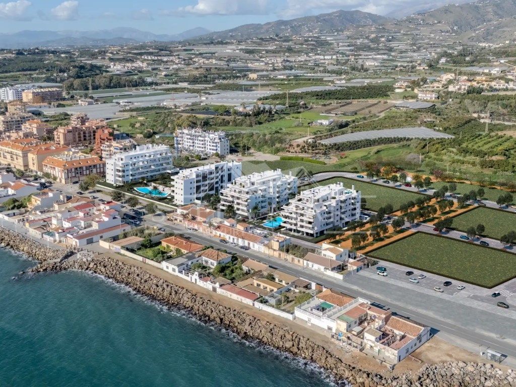 Exterior view of Apartment for sale in Vélez-Málaga  with Private garden, Oven and Microwave