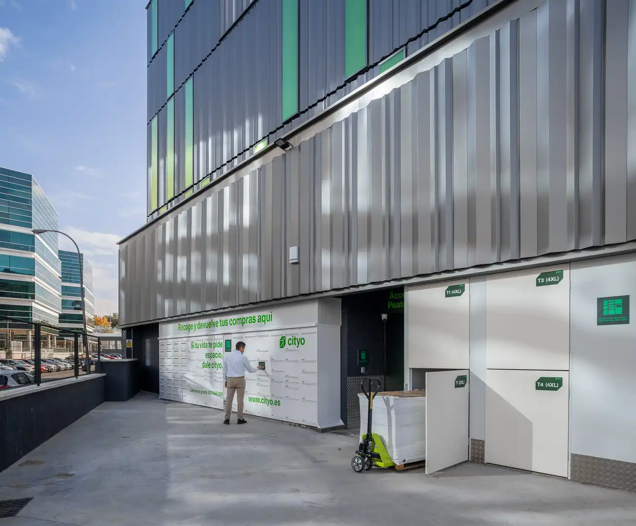Vista exterior de Trastero de alquiler en Madrid con Alarma