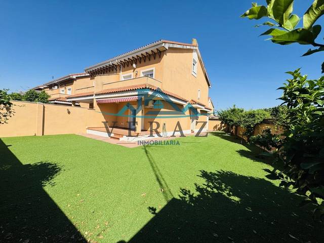 Casa-chalet en Venta en Talavera la Nueva