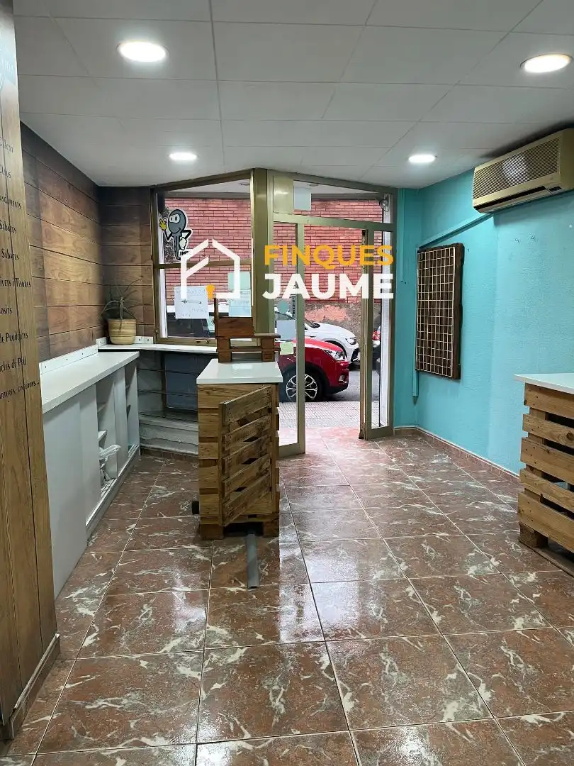 Business premises to rent in Bisbe Messeguer, imagen 3