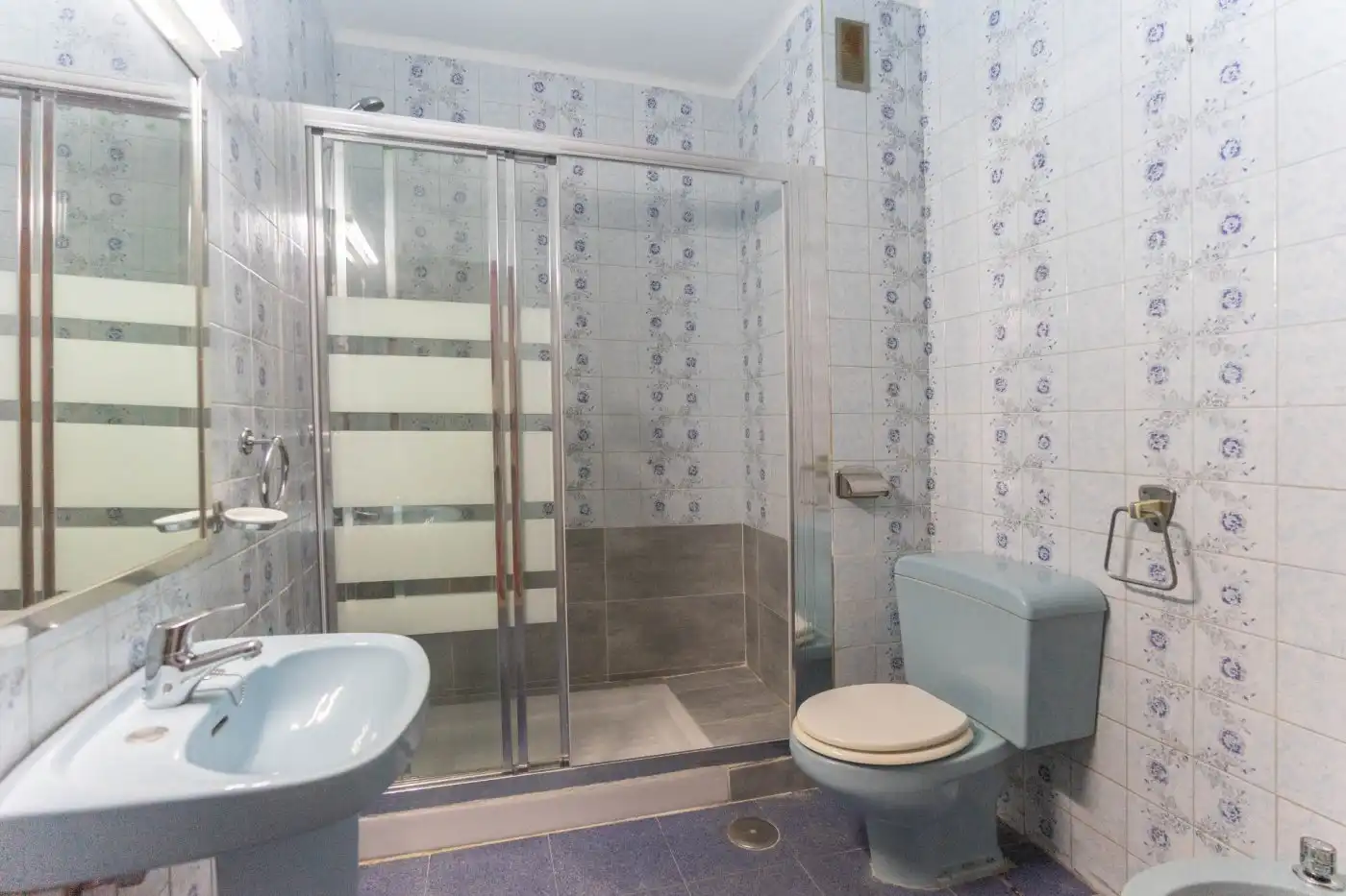 Baño de Piso en venta en Alhaurín El Grande con Terraza
