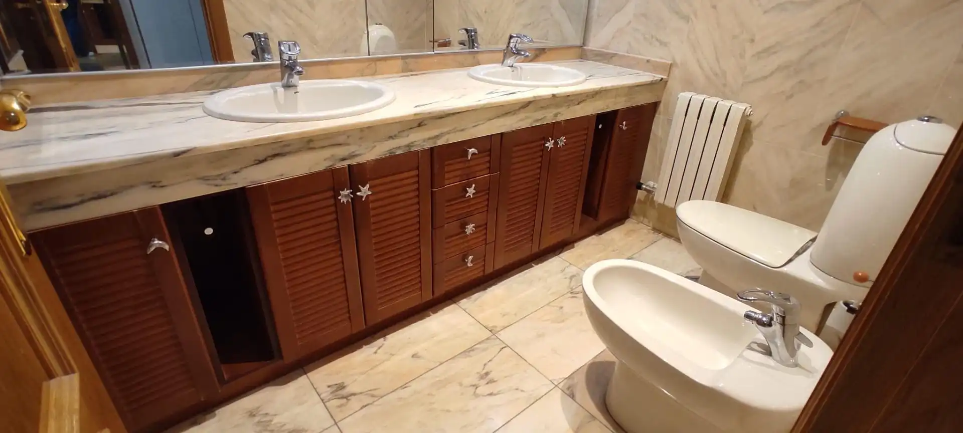 Baño de Piso de alquiler en Zaragoza con Aire acondicionado, Calefacción y Parquet