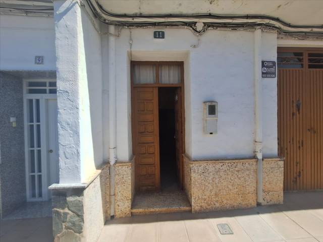 Casa adosada en Venta en Avenida Andalucía en Fiñana