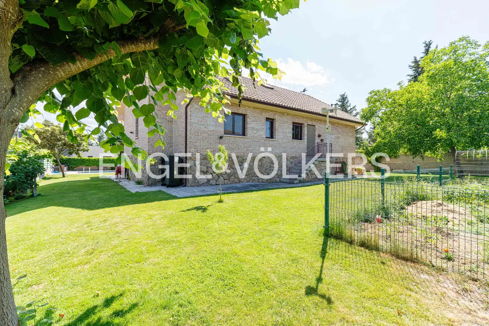 Exterior view of Houses for sale in Guadarrama  with Air Conditioner, Heating and Private garden
