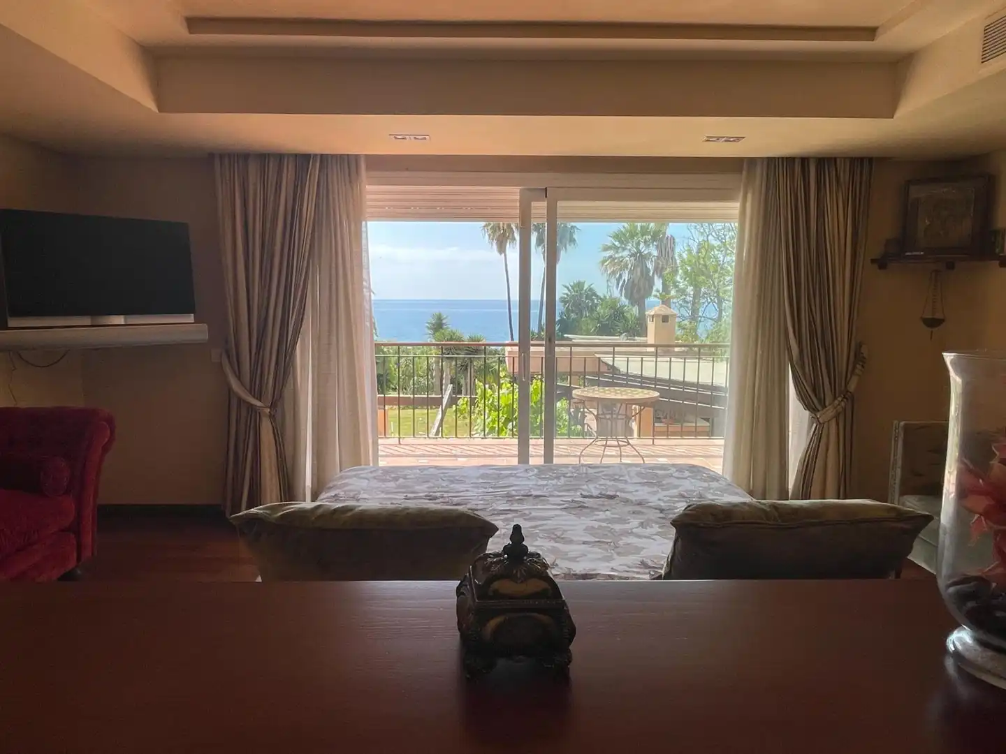 Sala d'estar de Casa o xalet en venda en Estepona amb Aire condicionat, Terrassa i Traster