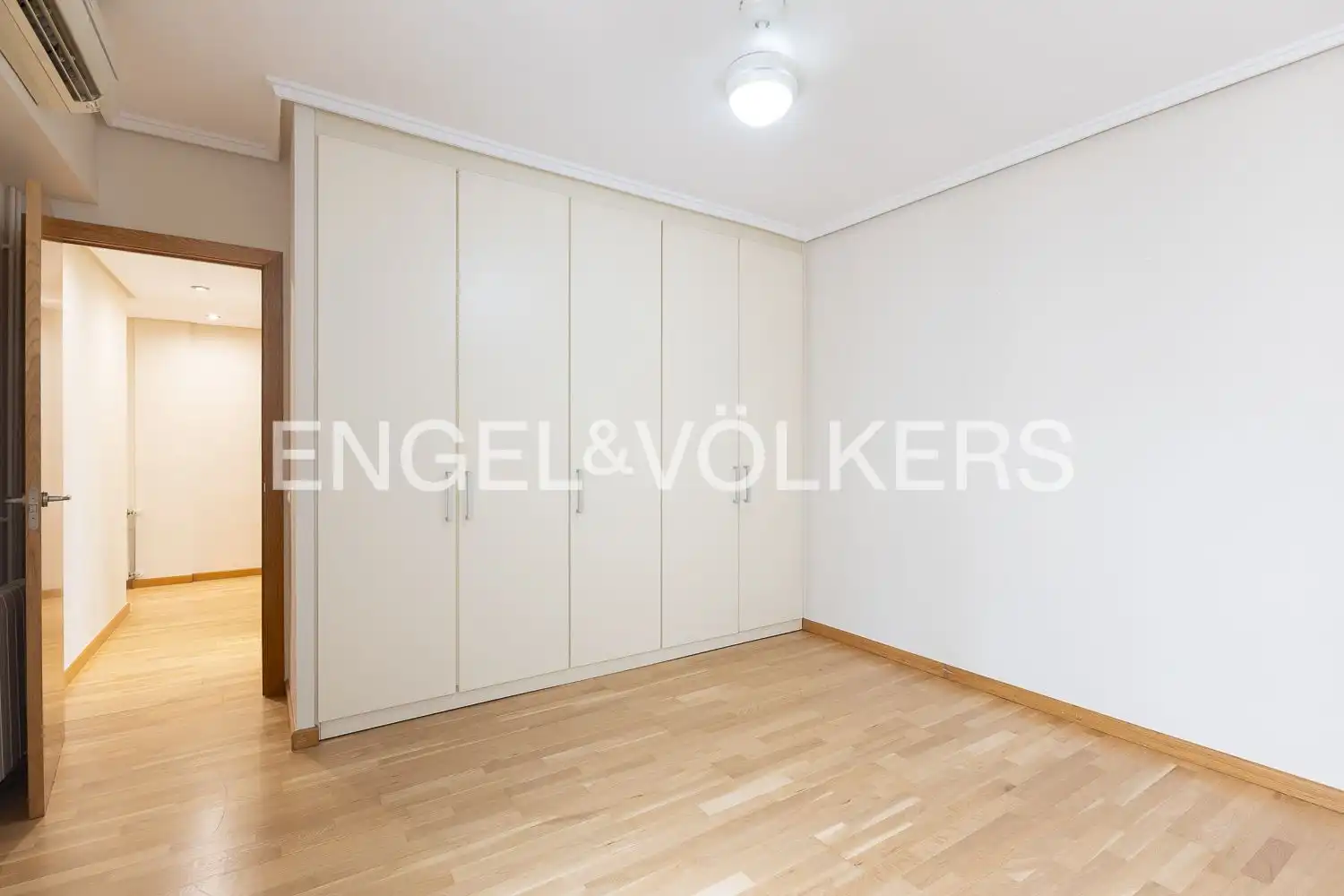 Habitación de Piso en venta en Valencia con Aire acondicionado, Calefacción y Balcón