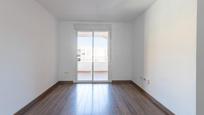 Dormitori de Apartament en venda en  Granada Capital amb Calefacció, Jardí privat i Terrassa