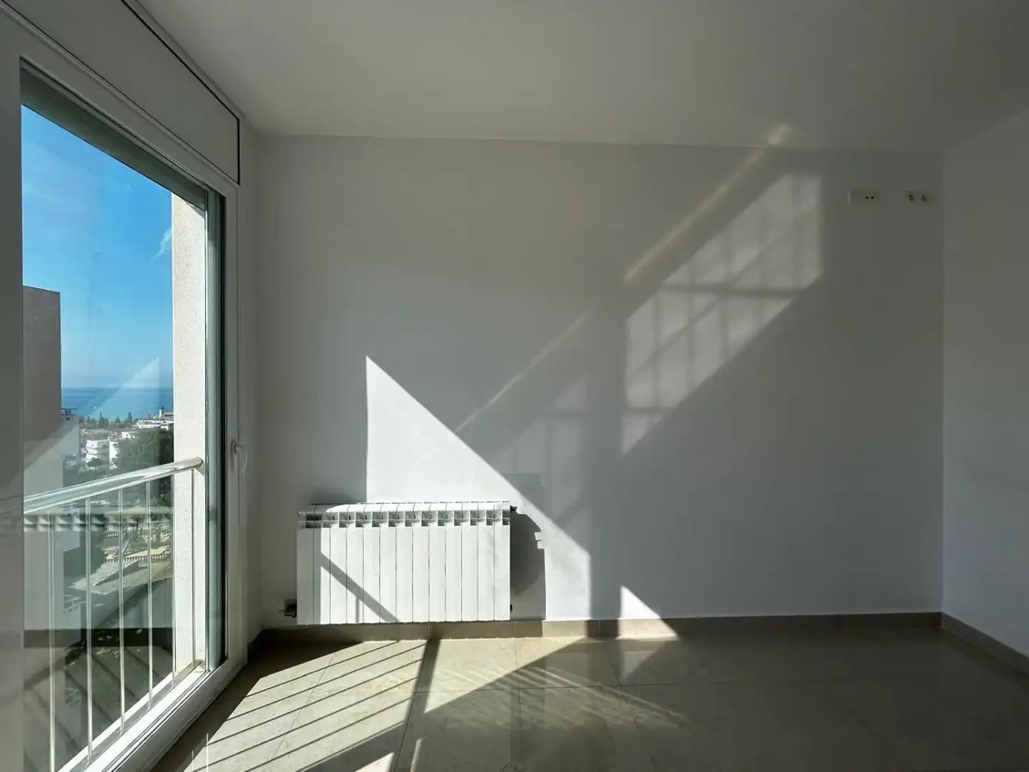 Schlafzimmer von Wohnung zum Verkauf in Sitges mit Klimaanlage, Heizung und Terrasse