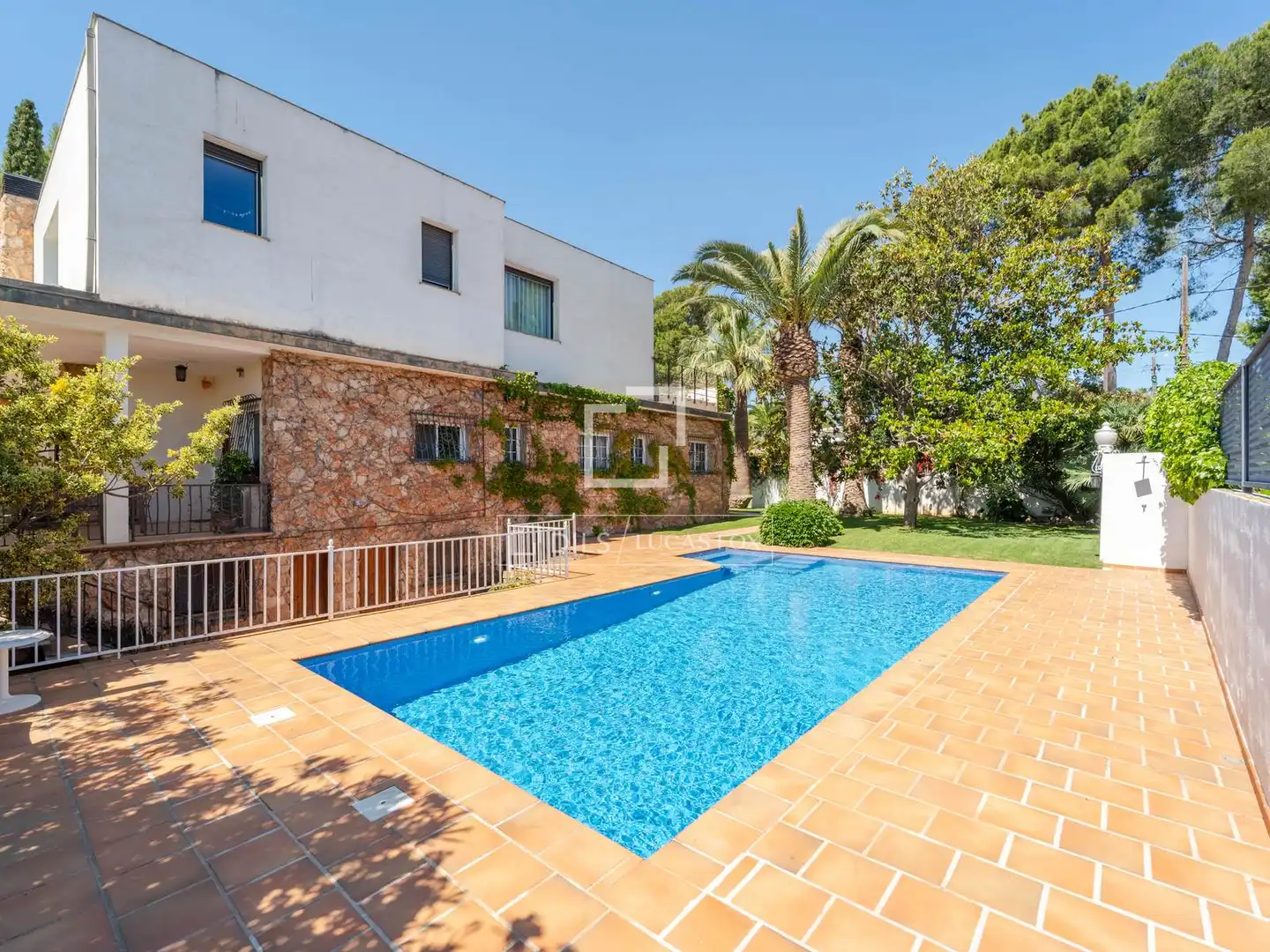 Piscina de Casa o xalet en venda en Riba-roja de Túria amb Aire condicionat, Jardí privat i Terrassa