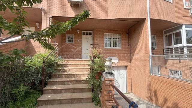 Casa adosada en Venta en Altos del Olivar - El Caracol