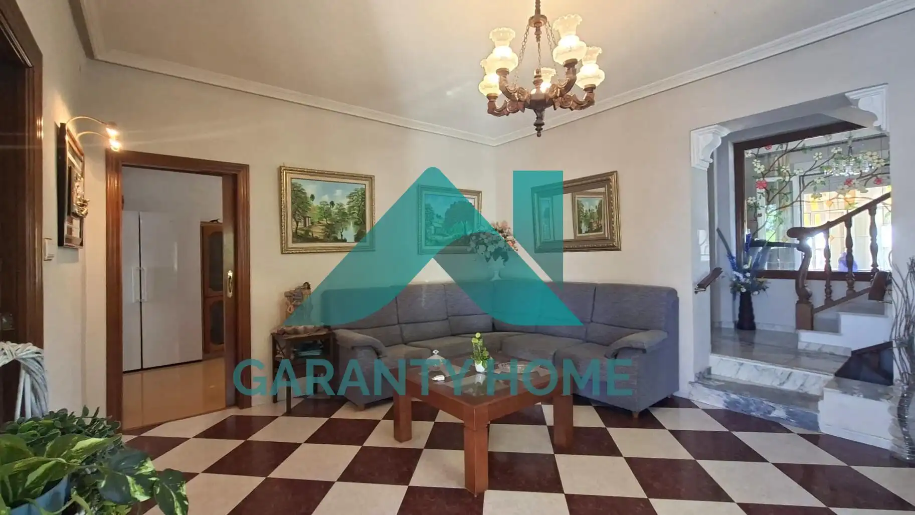 Sala d'estar de Casa o xalet en venda en Malpartida de Cáceres amb Calefacció, Jardí privat i Traster