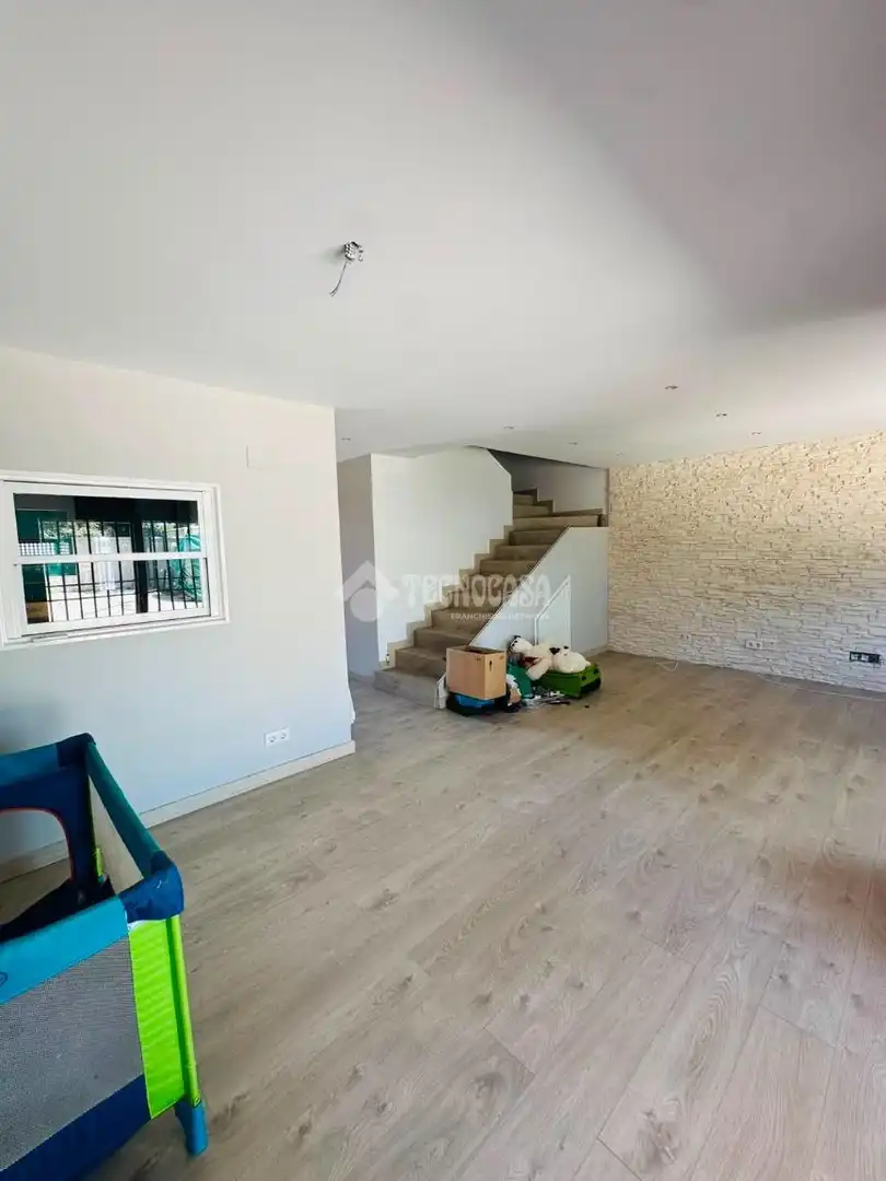Casa aparellada en venda a Escalona, imagen 3
