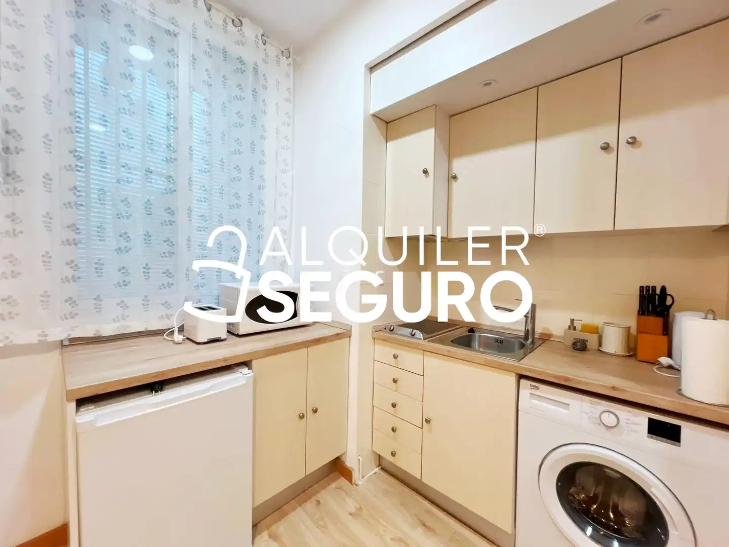 Estudio de alquiler en del Ave María, Embajadores - Lavapiés