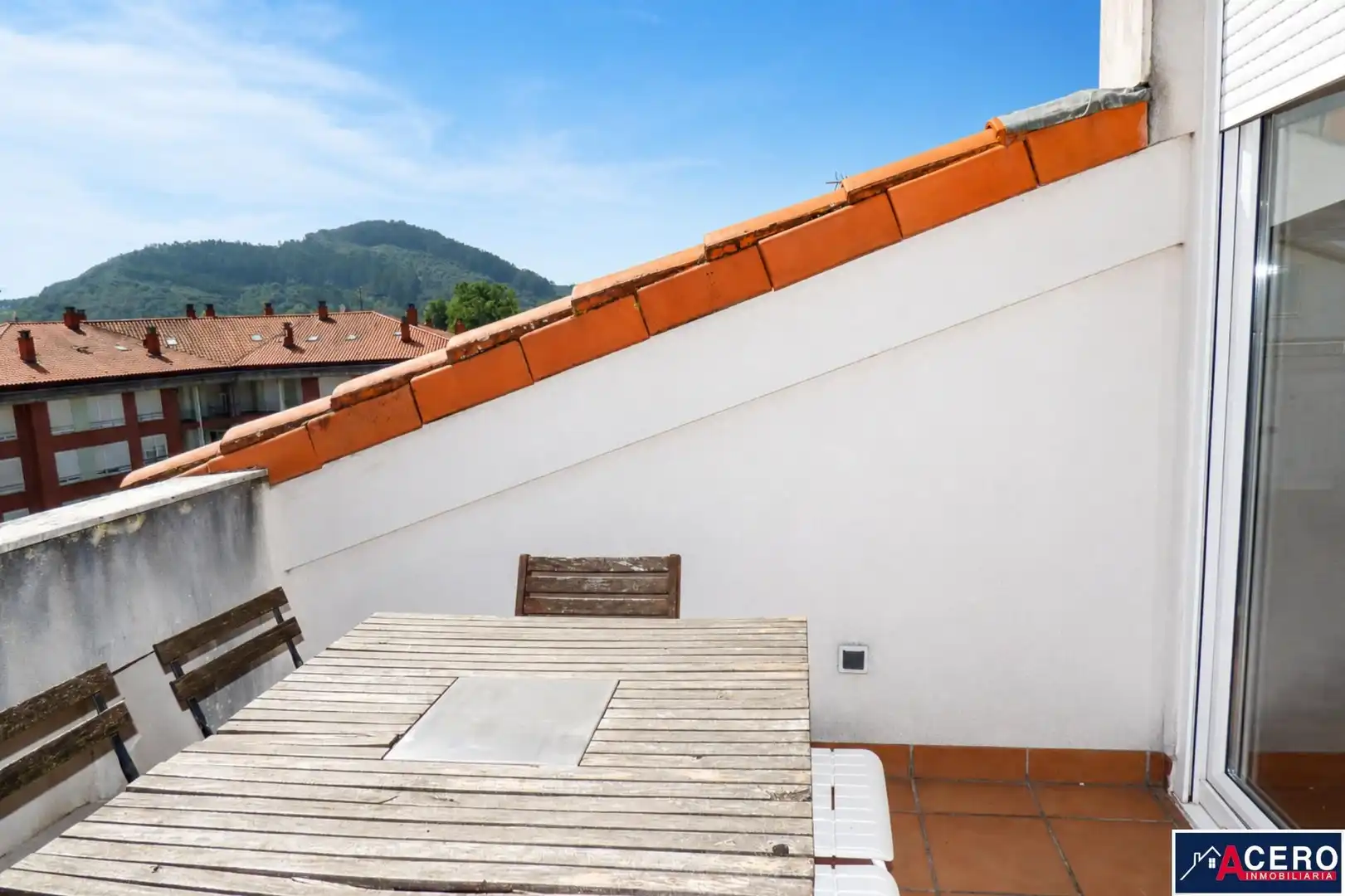 Terraza de Ático en venta en Entrambasaguas con Calefacción y Amueblado