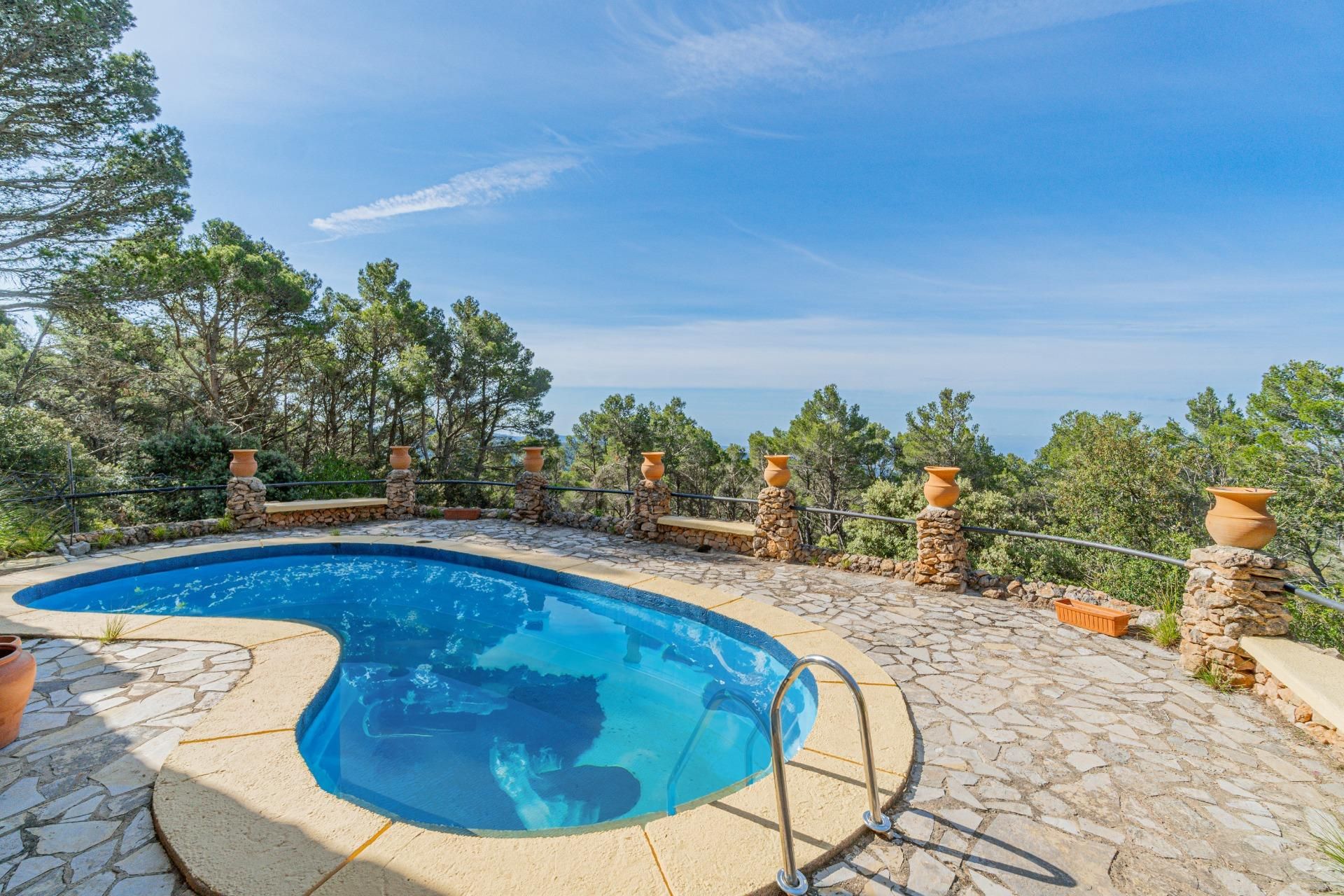 Country house for sale in Puigpunyent