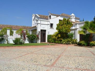 Casa amb piscina en venda a San Pedro de Alcántara